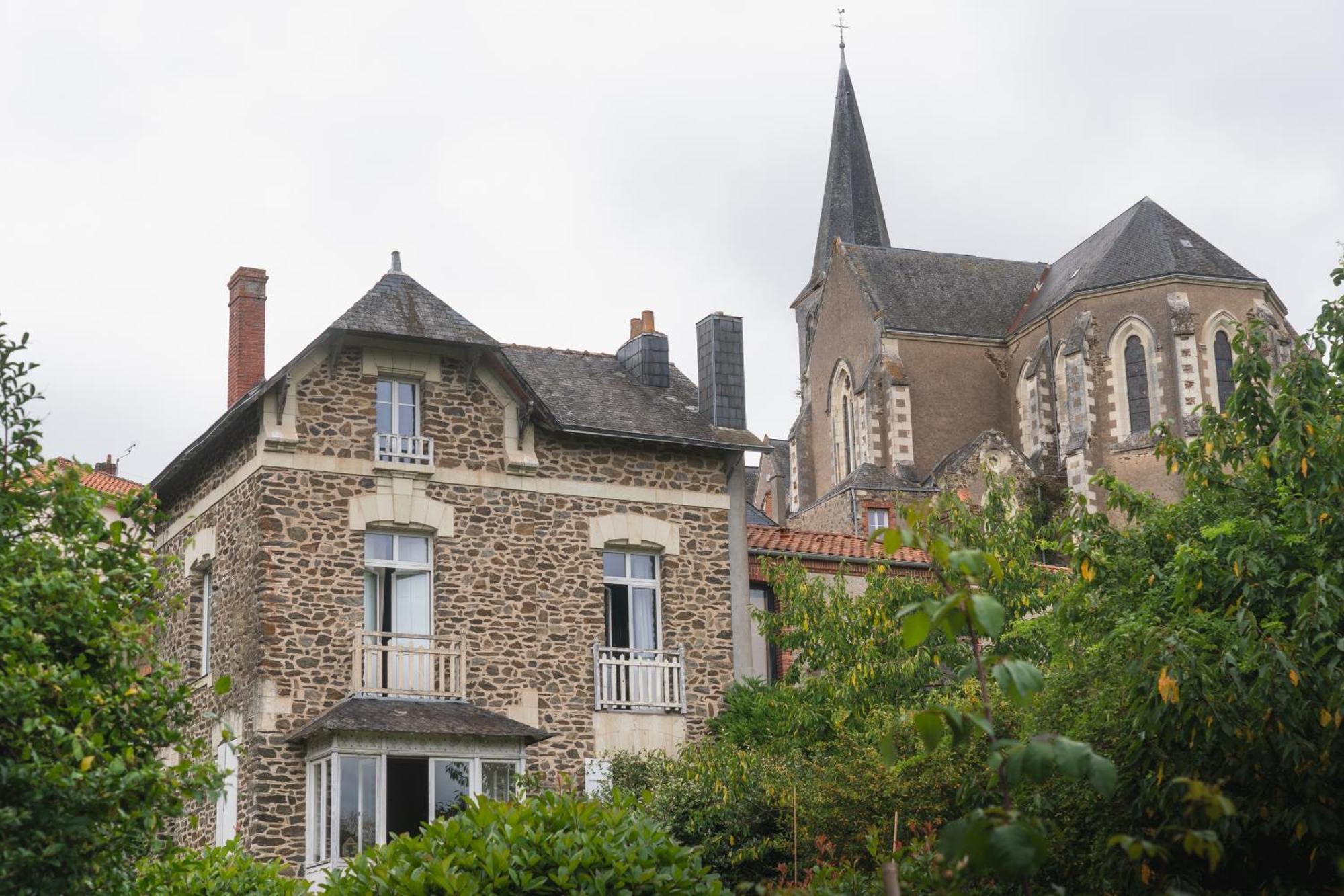 Maison D'Hotes La Bien-Aimee Montrevault Exterior foto
