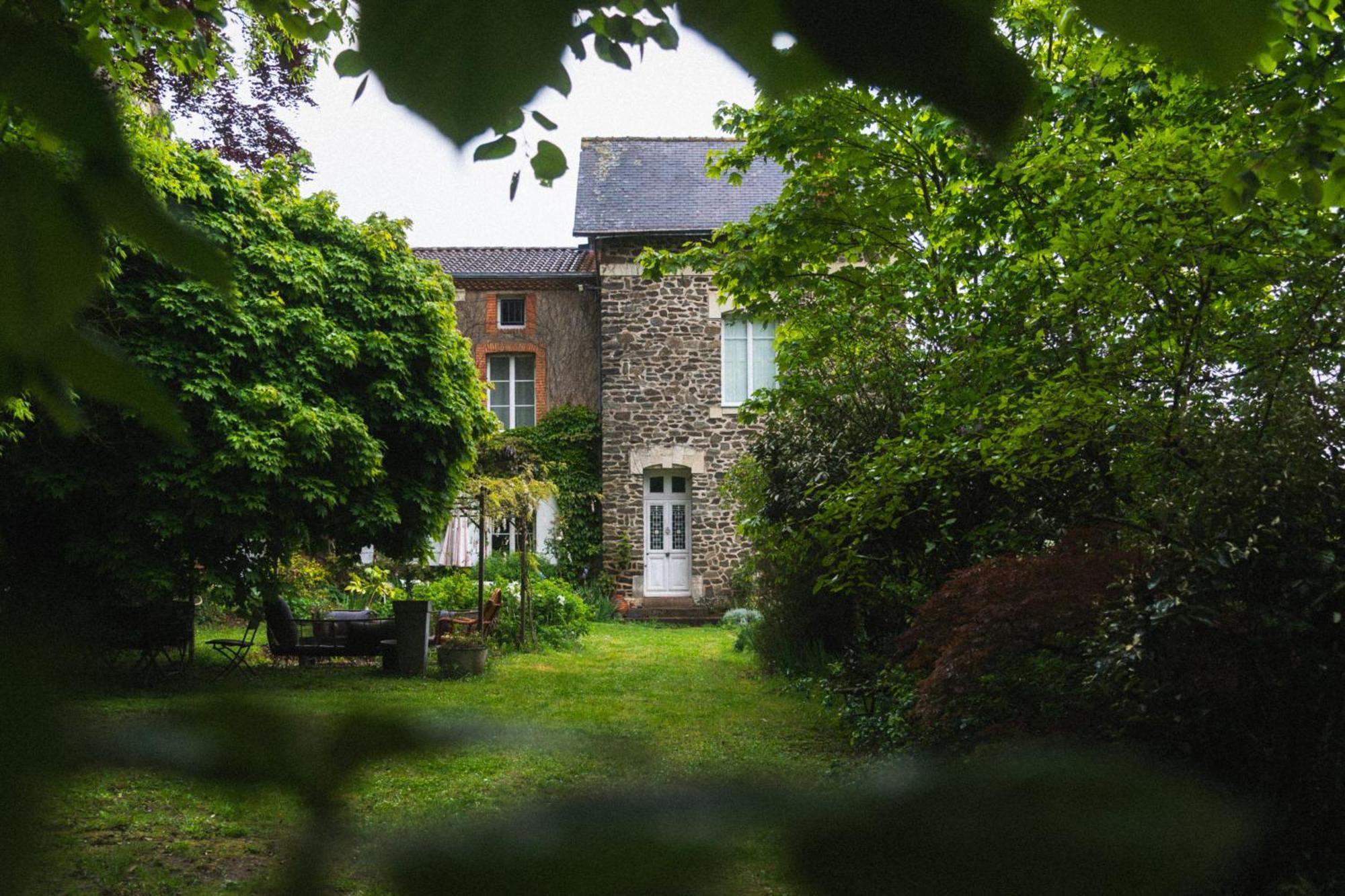 Maison D'Hotes La Bien-Aimee Montrevault Exterior foto